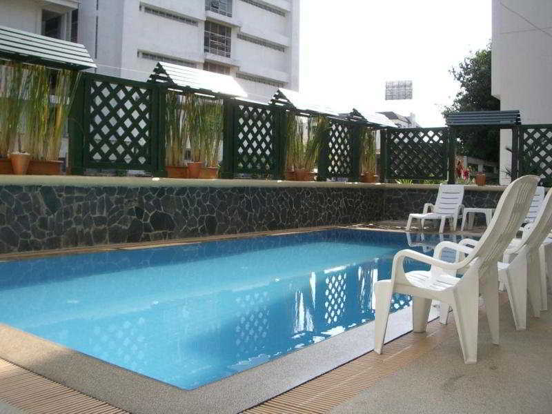 Mad Monkey Hostel Bangkok Exterior foto