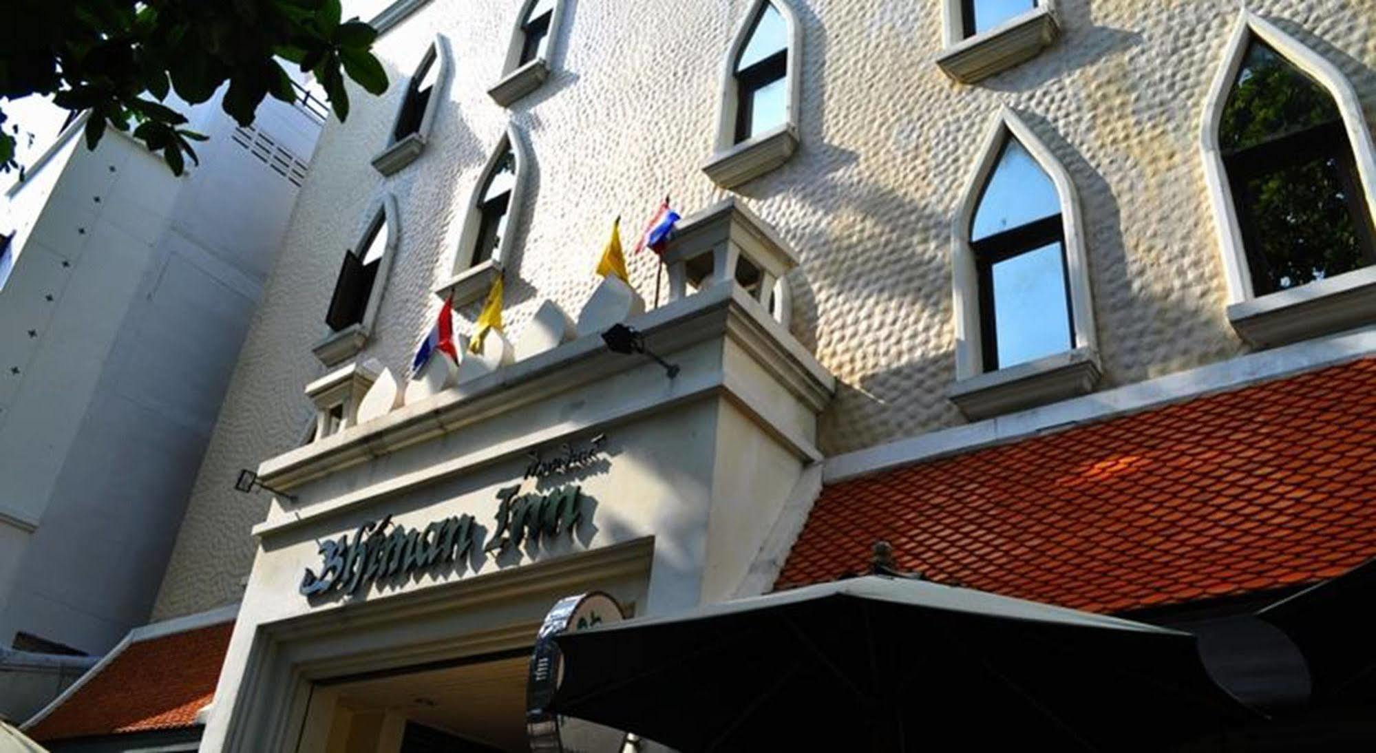 Mad Monkey Hostel Bangkok Exterior foto