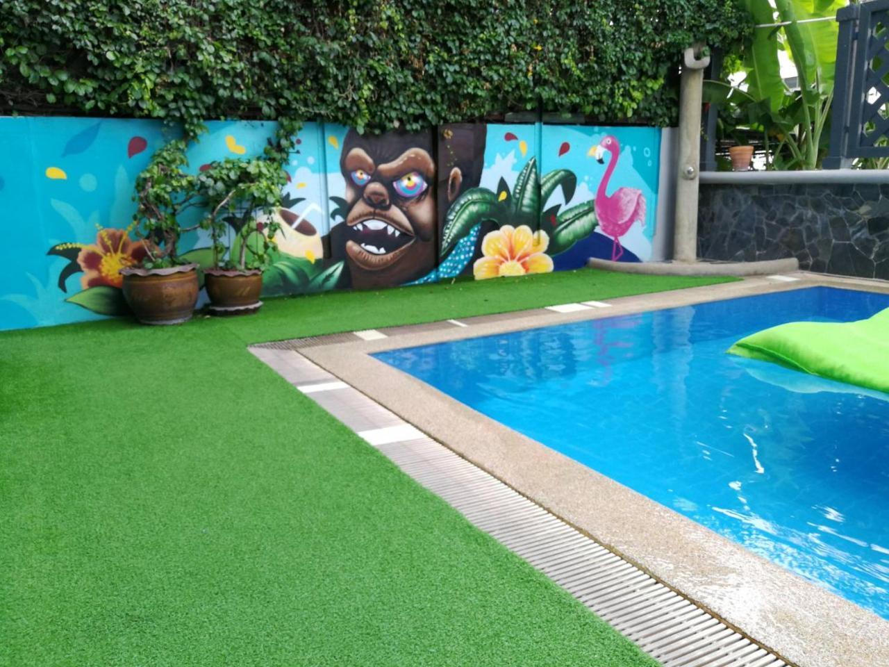 Mad Monkey Hostel Bangkok Exterior foto